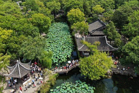 俯瞰苏州拙政园:亭榭精美 呈现浓郁江南特色